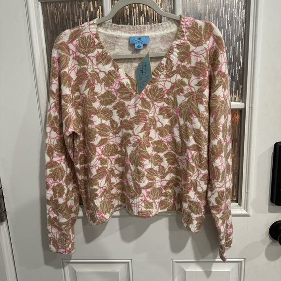 CeCe Women  Medium V-Neck Sweater Soft Knit Beige Pink Leaf Pattern Pullover NWT - Picture 2 of 12